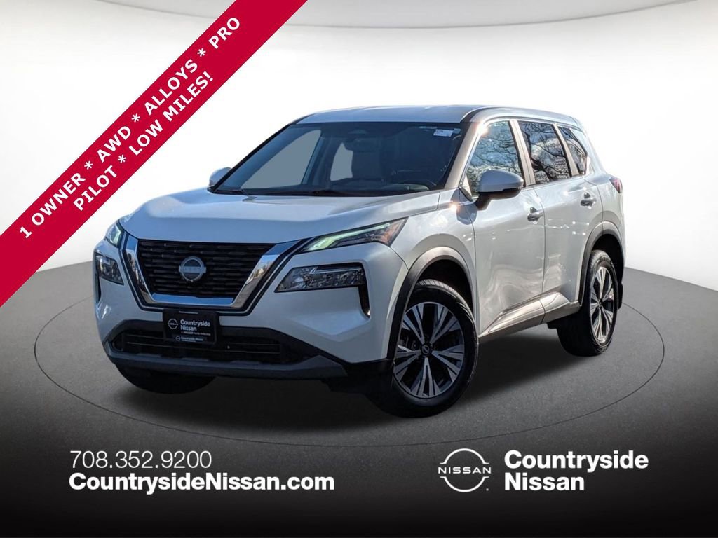 Used 2022 Nissan Rogue SV image 1