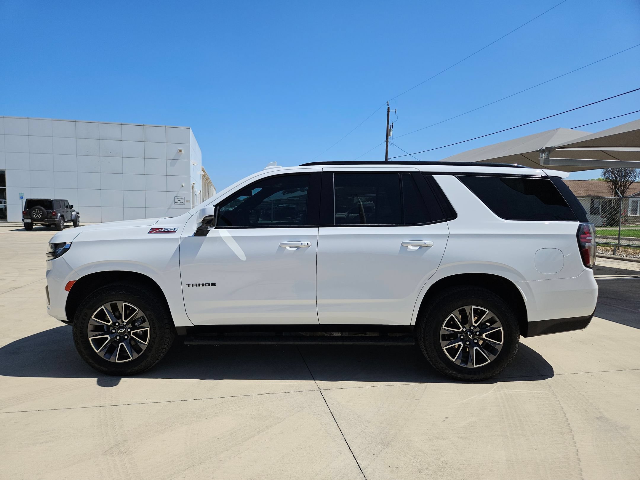 Certified 2024 Chevrolet Tahoe Z71 w/ Luxury Package AWD/4WD image 6