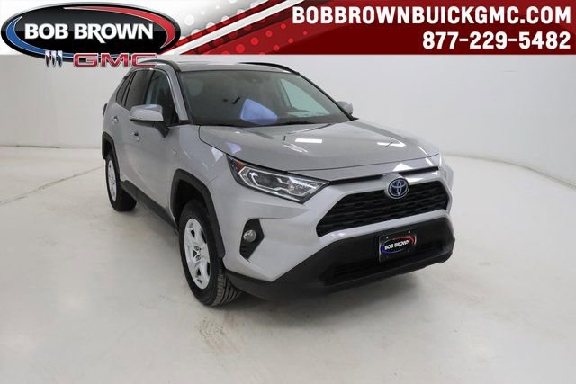 Used 2021 Toyota RAV4 XLE w/ Convenience Package image 1