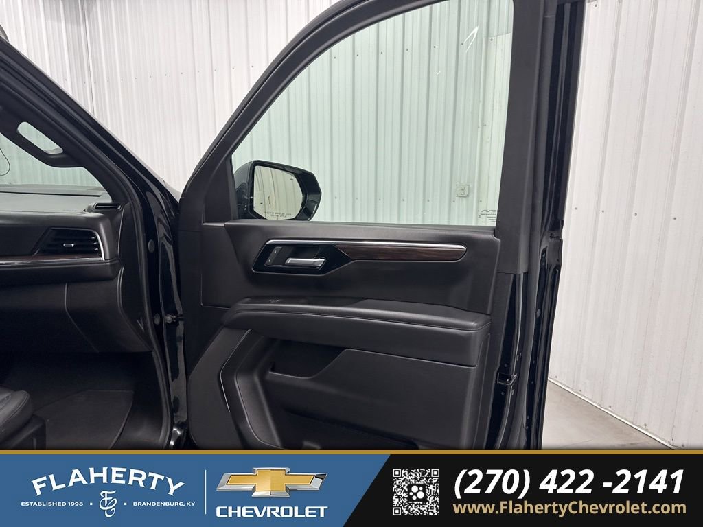 Used 2025 Chevrolet Tahoe Z71 image 12