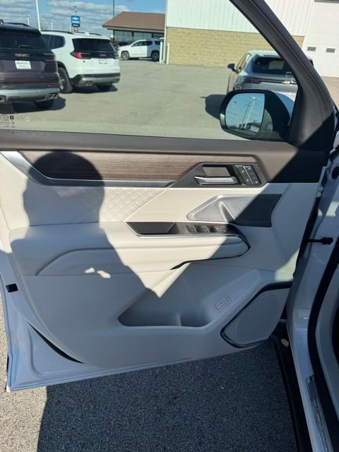 Used 2024 GMC Acadia Denali w/ Super Cruise Package FWD image 7