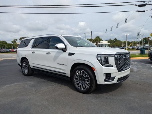 Used 2023 GMC Yukon XL Denali Ultimate AWD/4WD image 2