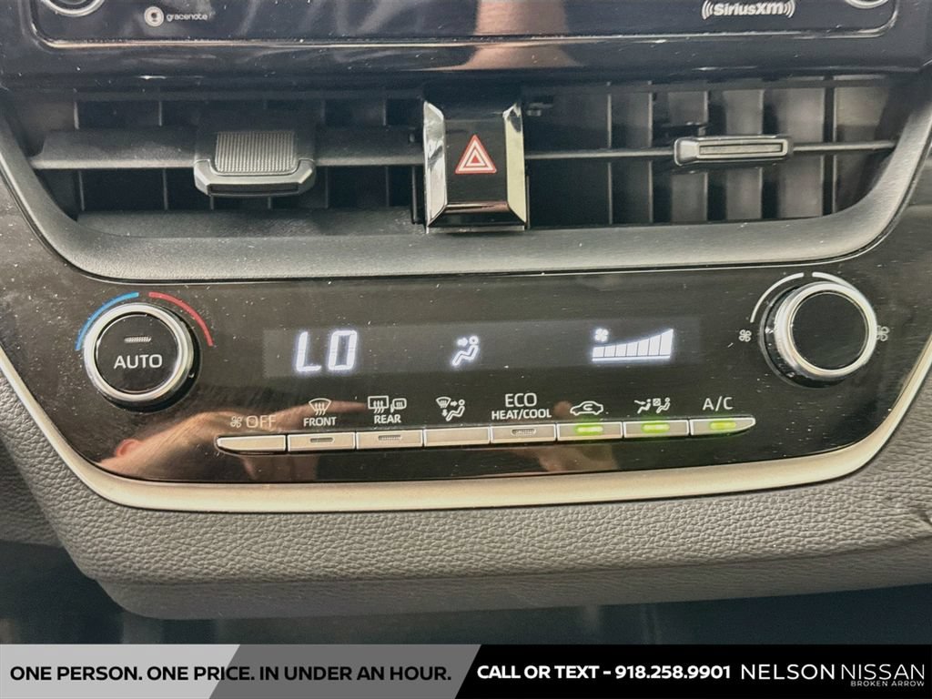 Used 2021 Toyota Corolla LE FWD image 15