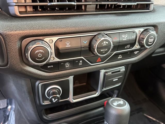 Used 2024 Jeep Wrangler Sport image 21