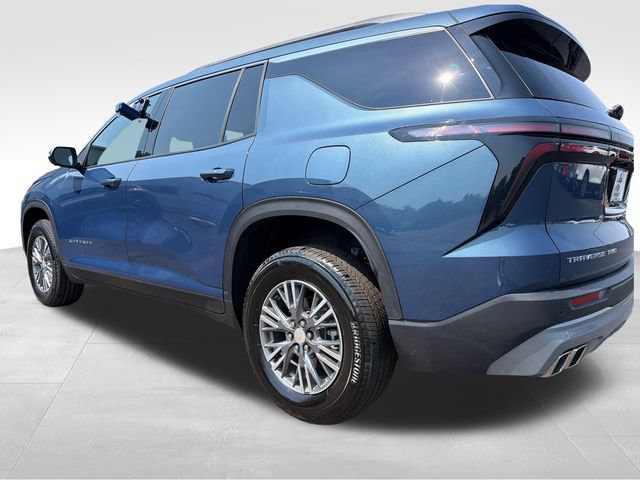 Used 2026 Chevrolet Traverse LT AWD/4WD image 3