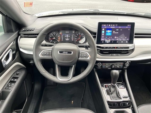 Used 2024 Jeep Compass Limited w/ Mopar Graphics Package image 12