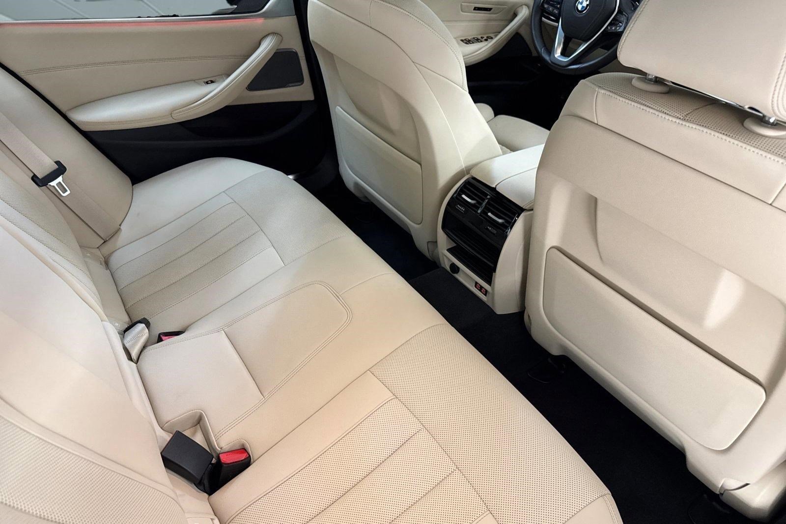 Certified 2023 BMW 530i w/ Premium Package image 31