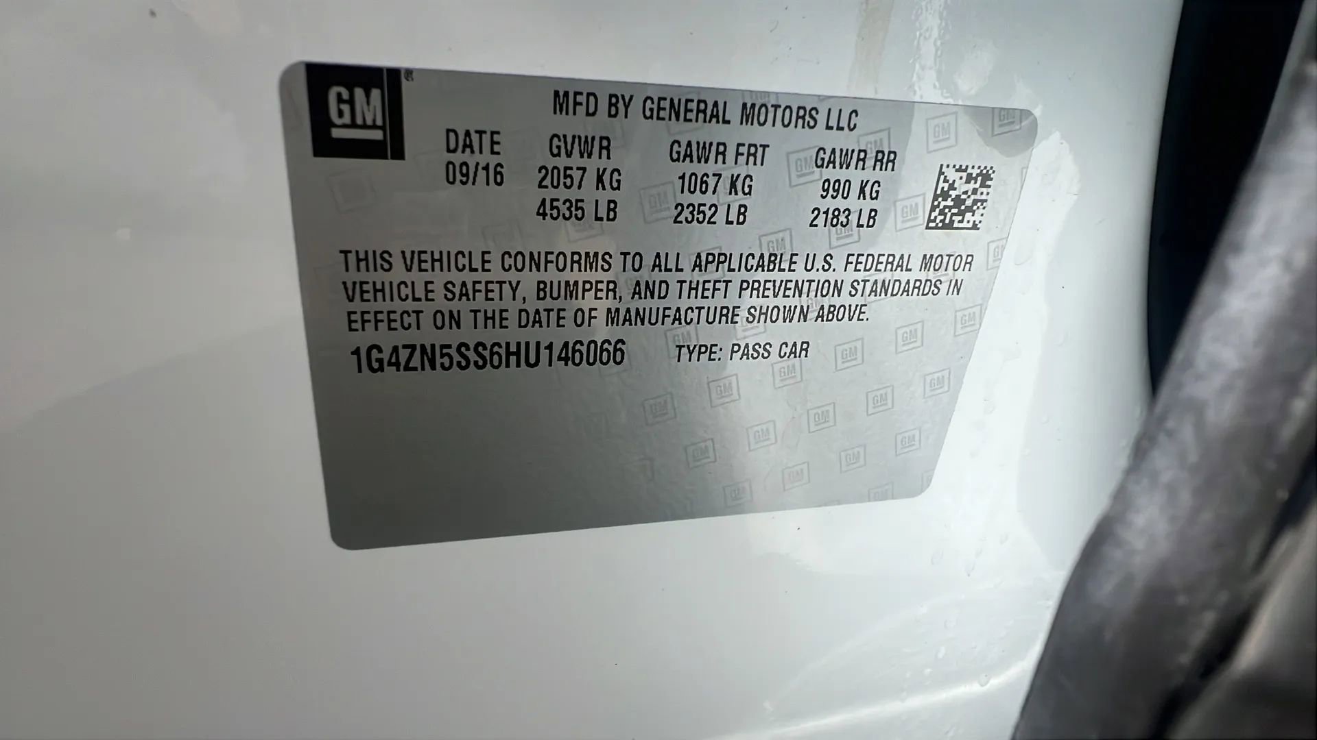 Used 2017 Buick LaCrosse Preferred image 32