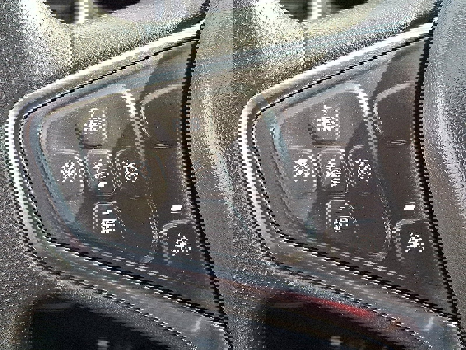 Used 2024 Chevrolet Equinox LS w/ LS Convenience Package image 20