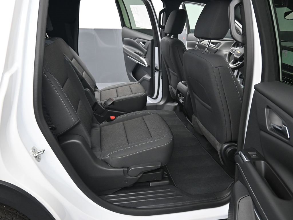 Used 2024 Chevrolet Traverse LT image 16