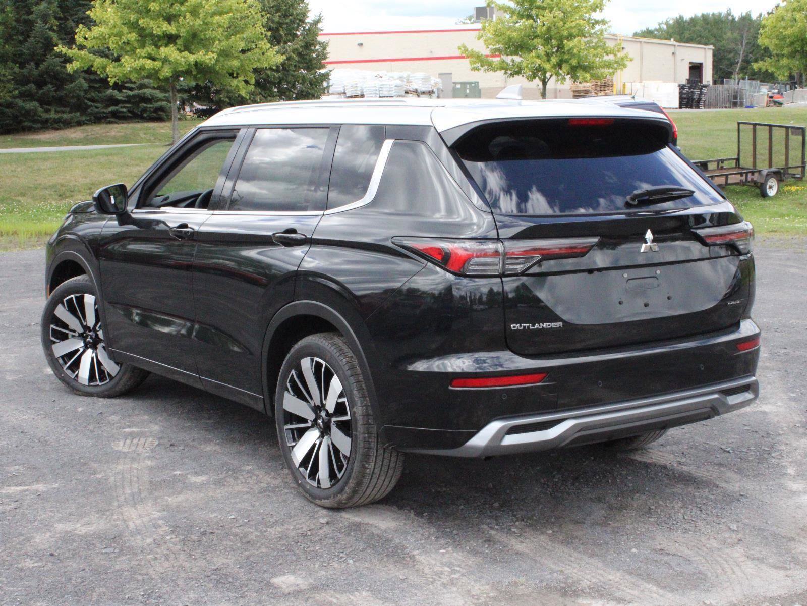 New 2025 Mitsubishi Outlander Platinum Edition image 7