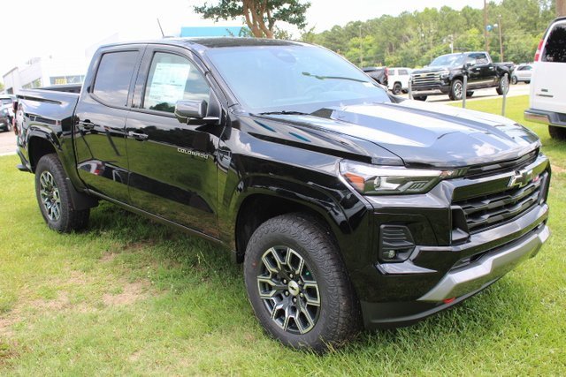 New 2025 Chevrolet Colorado Z71 w/ Technology Package image 1