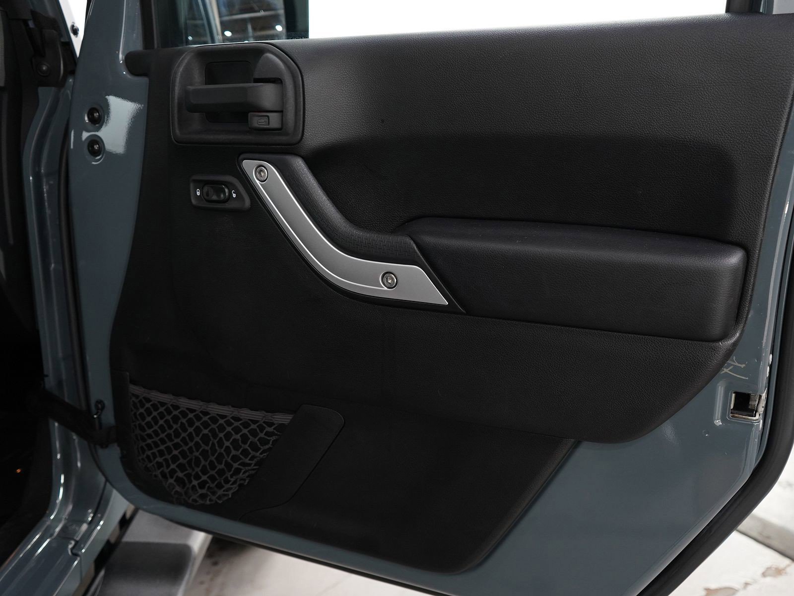 Used 2014 Jeep Wrangler Unlimited Sahara w/ Connectivity Group image 9