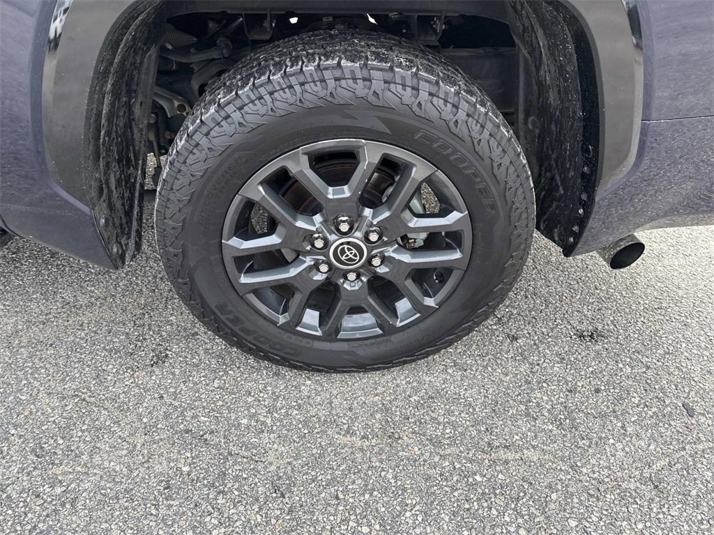 Used 2022 Toyota Tundra Platinum image 12