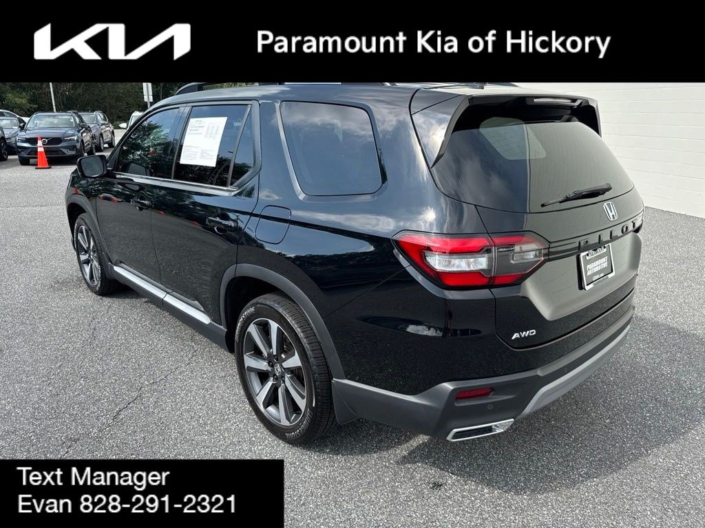 Used 2025 Honda Pilot Touring image 5