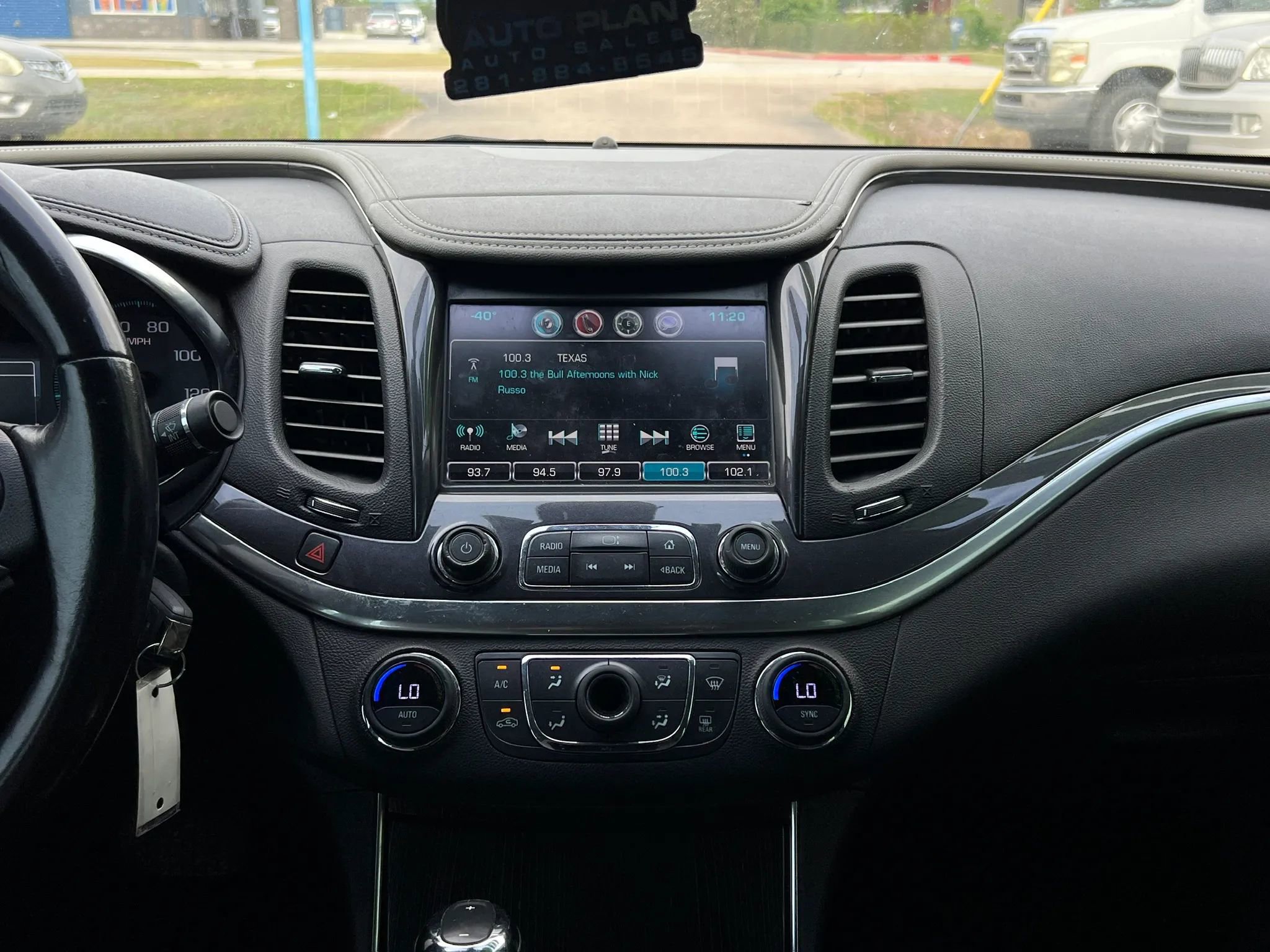 Used 2017 Chevrolet Impala LT FWD image 19