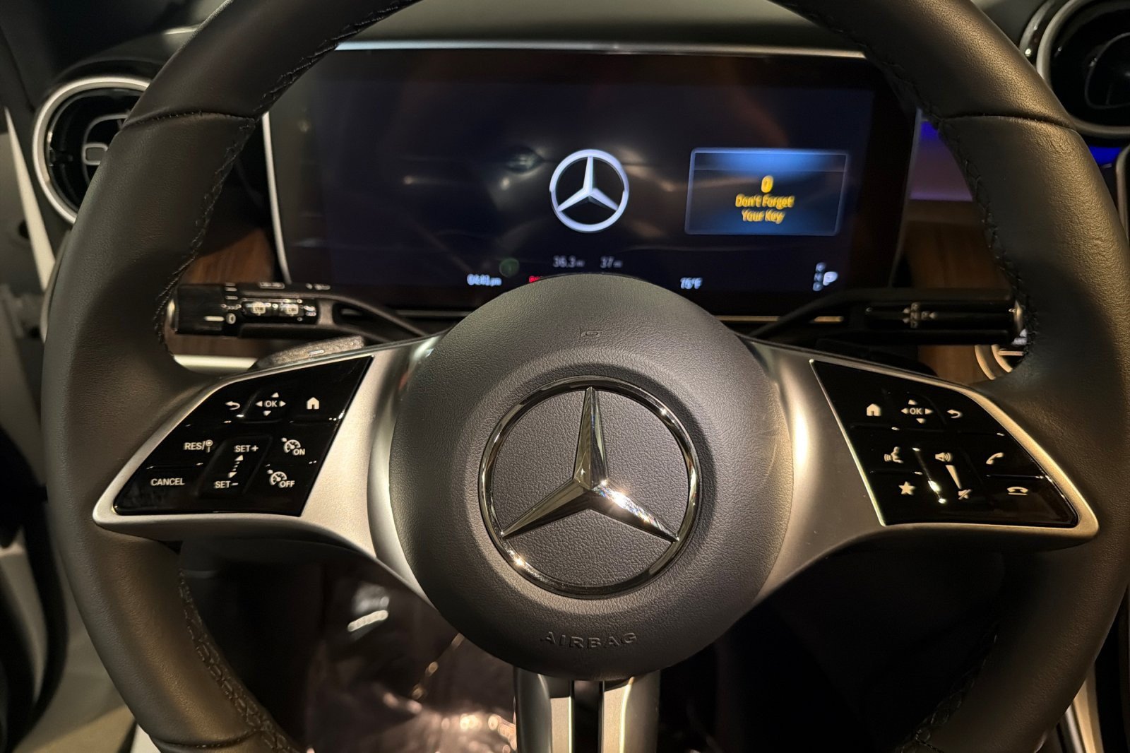 Used 2024 Mercedes-Benz GLC 300 image 22