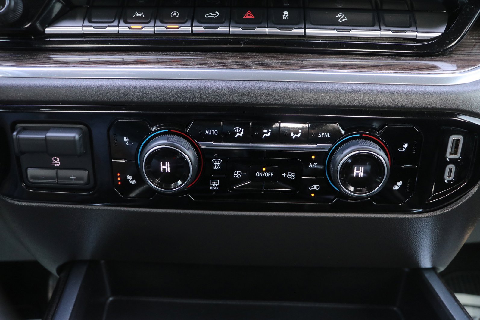 Used 2024 Chevrolet Silverado 1500 LT Trail Boss w/ Convenience Package II image 22