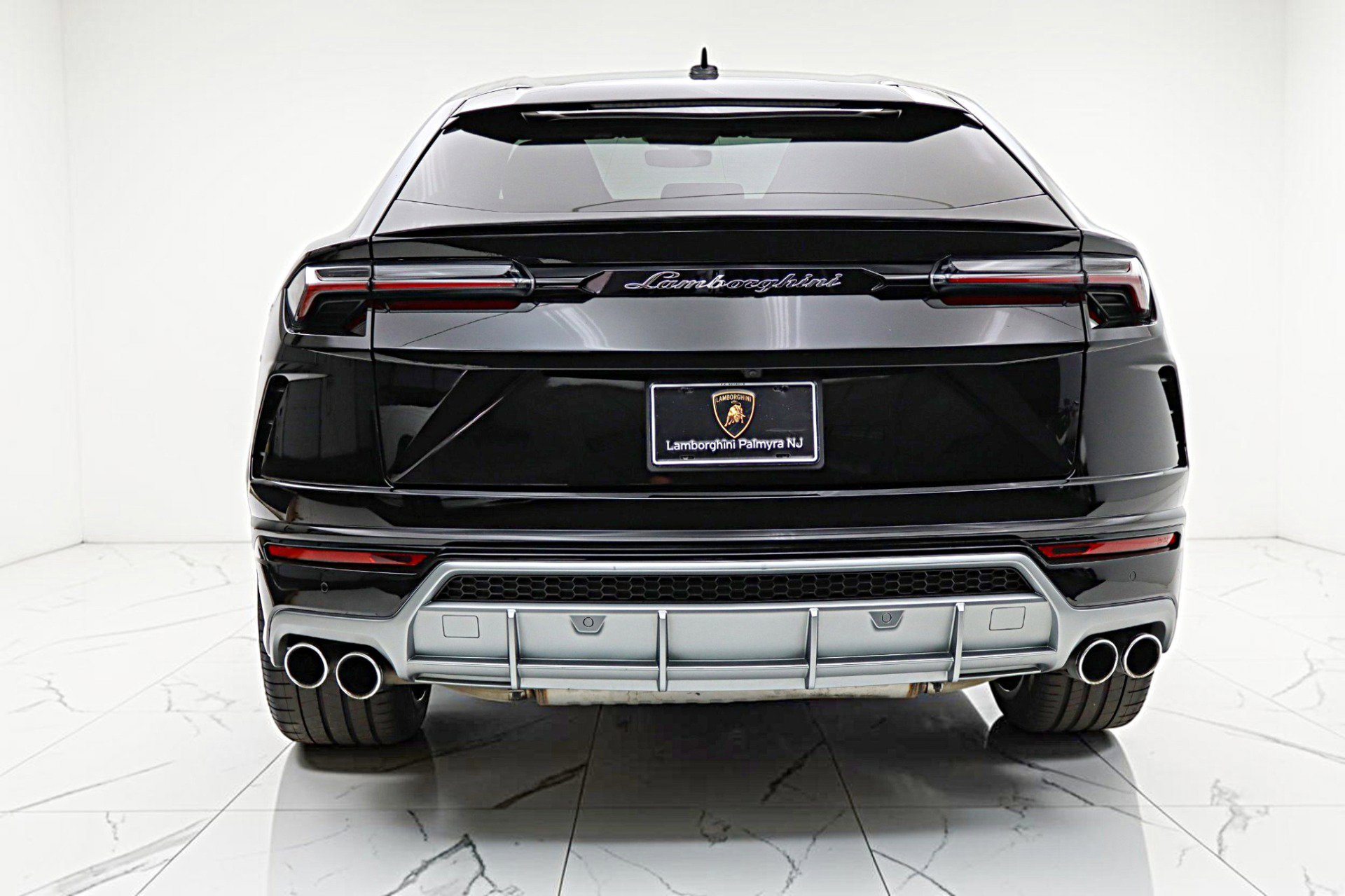 Used 2019 Lamborghini Urus AWD/4WD image 11