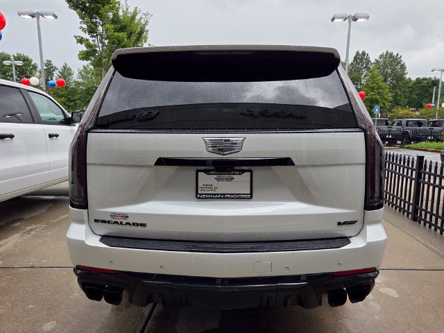 Used 2025 Cadillac Escalade ESV V w/ LPO, ONYX Package AWD/4WD image 5