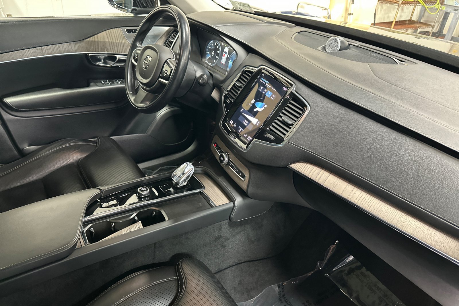 Used 2022 Volvo XC90 T8 Inscription w/ Advanced Package AWD/4WD image 18