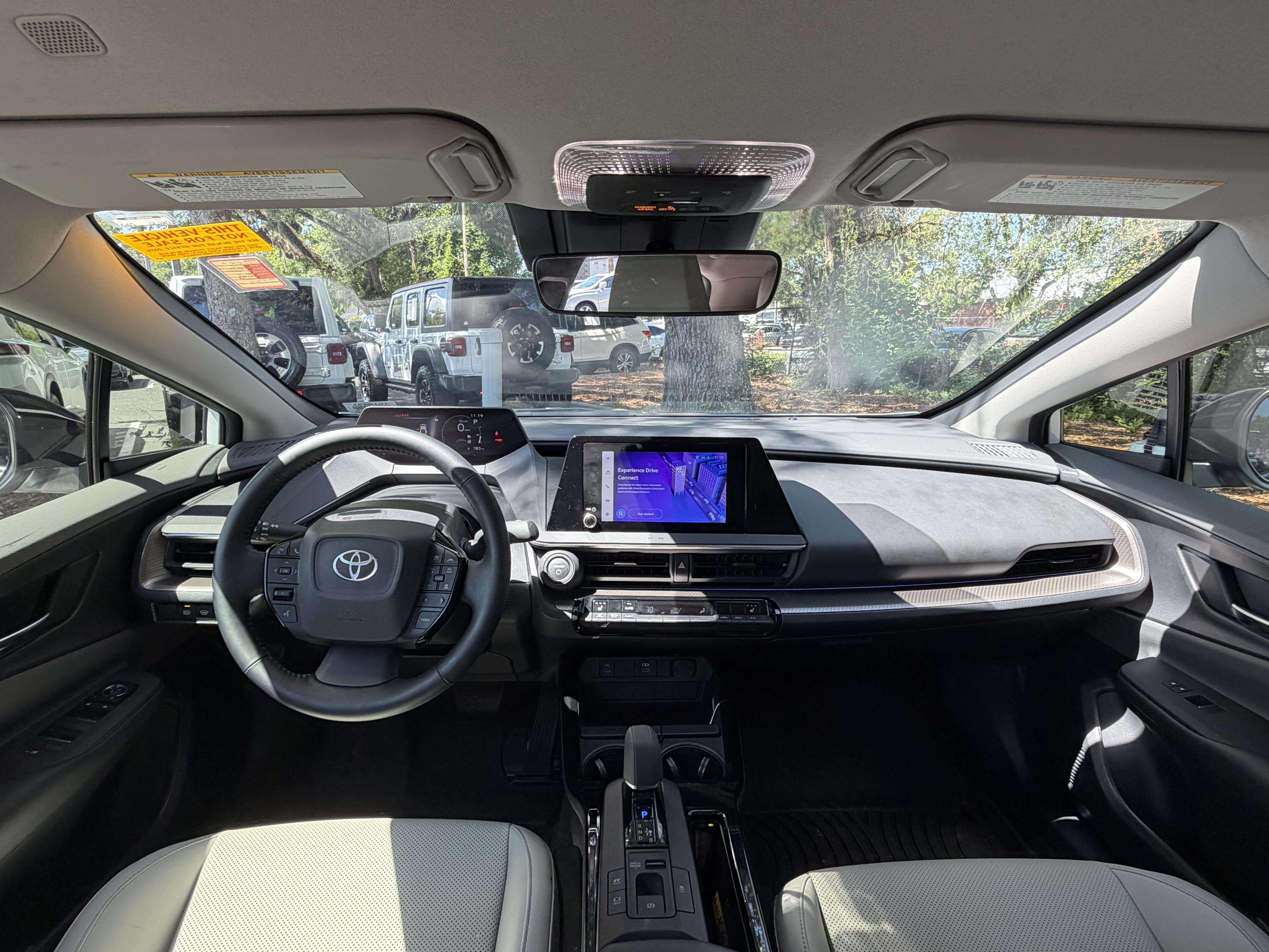 Used 2024 Toyota Prius XLE FWD image 36