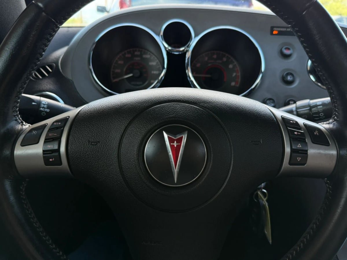 Used 2007 Pontiac Solstice GXP w/ Premium Package RWD image 42