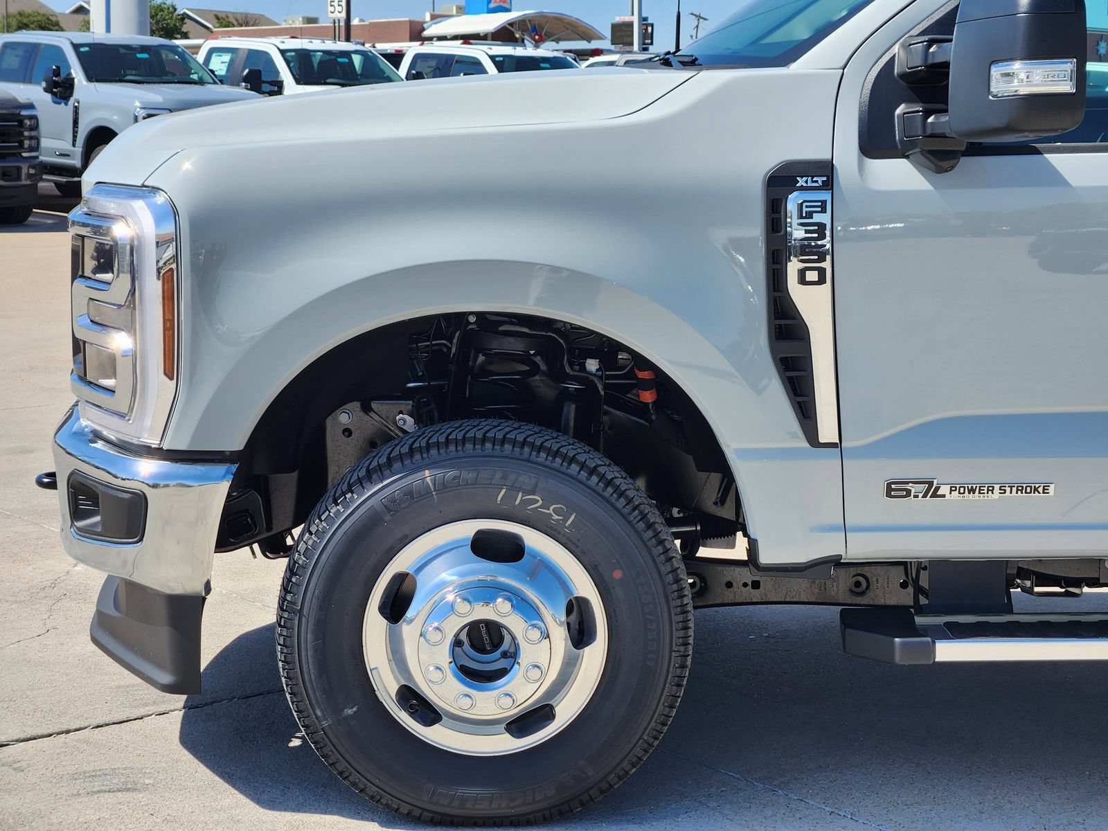 New 2026 Ford F350 XLT w/ XLT Premium Package AWD/4WD image 13