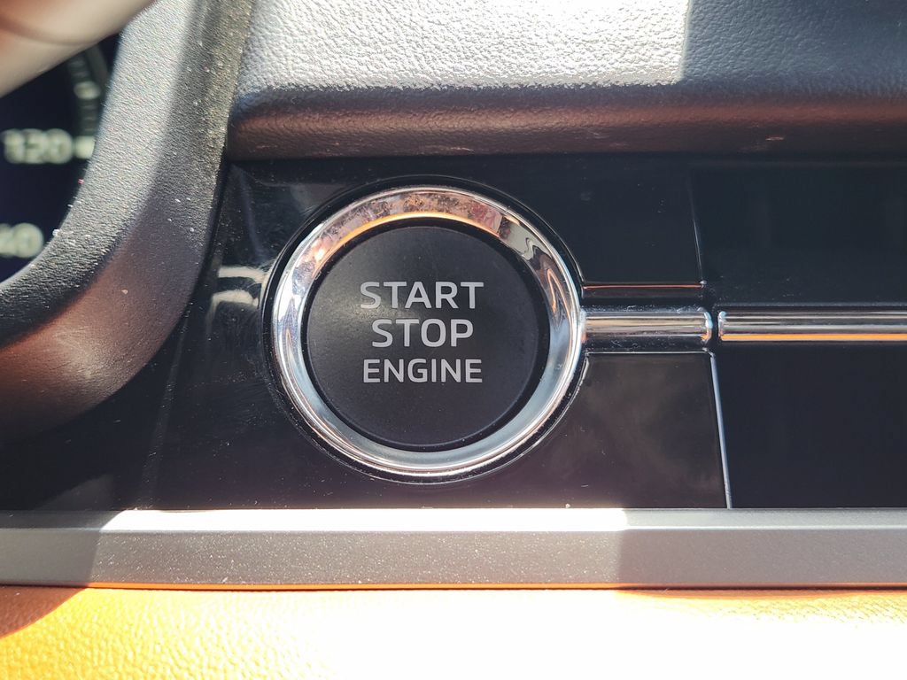 Used 2024 Mitsubishi Outlander SEL FWD image 17