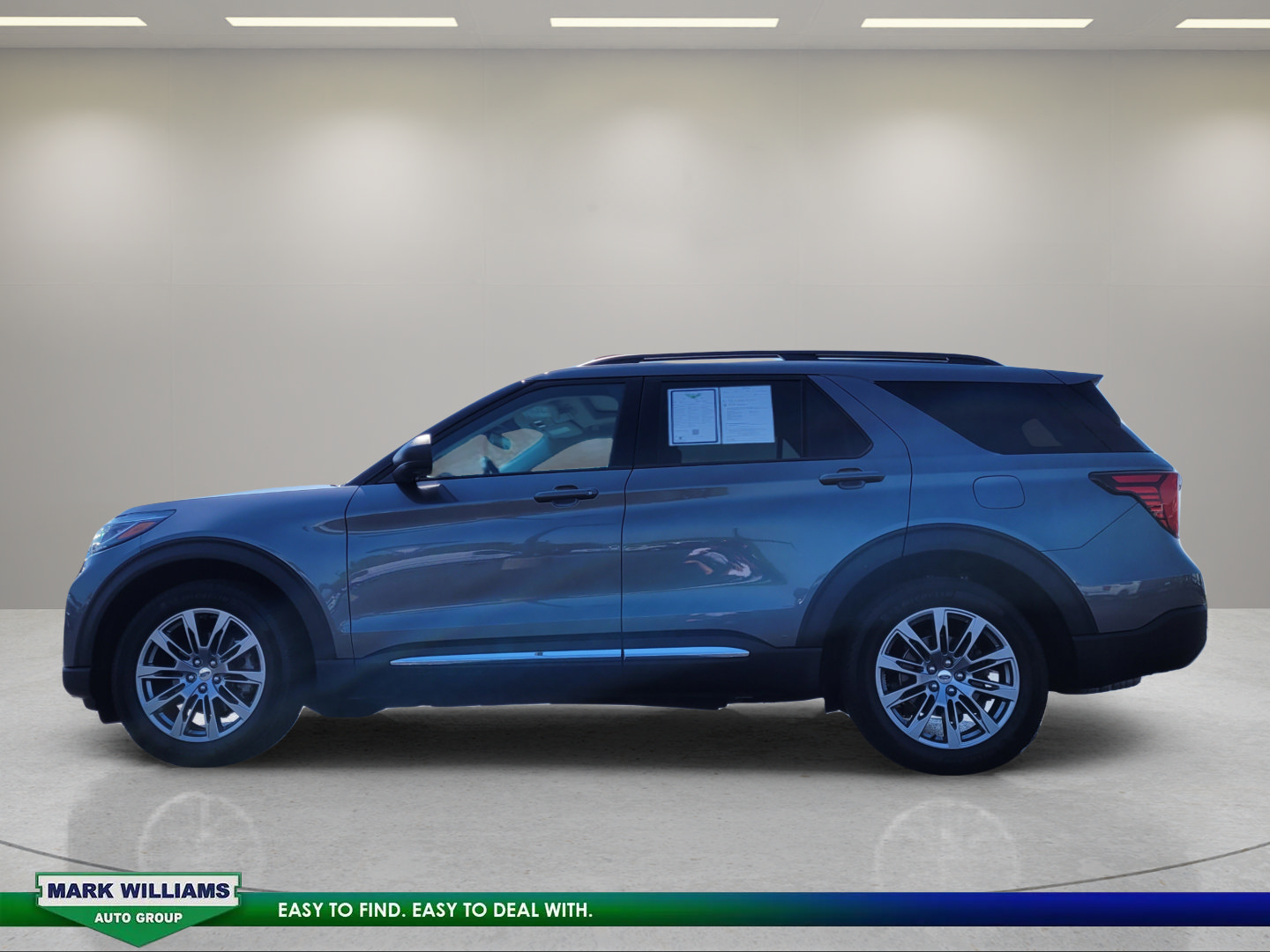 Used 2025 Ford Explorer Active w/ Active Comfort Package AWD/4WD image 7