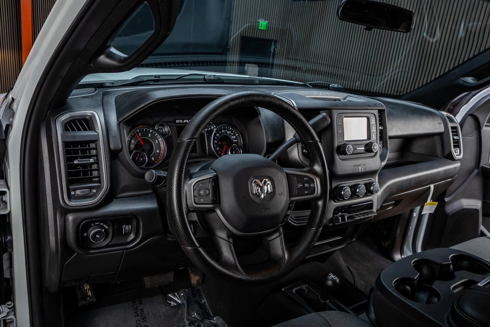 Used 2024 RAM 3500 Tradesman w/ Chrome Appearance Group AWD/4WD image 17
