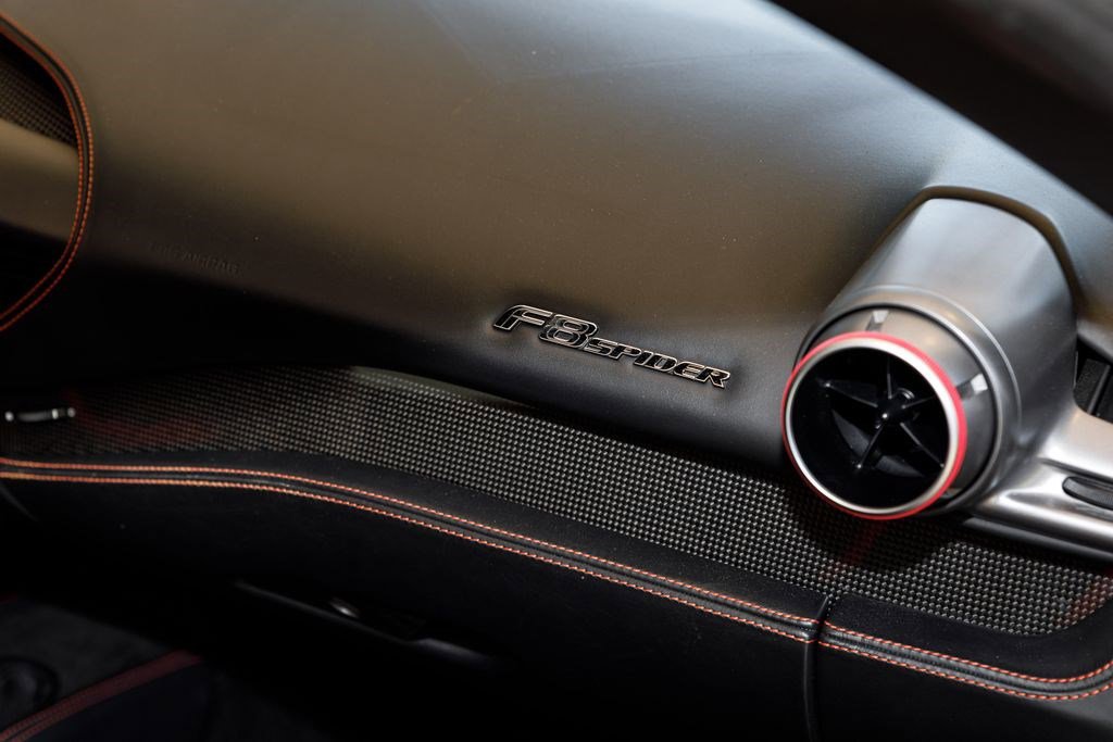 Used 2021 Ferrari F8 Spider RWD image 17