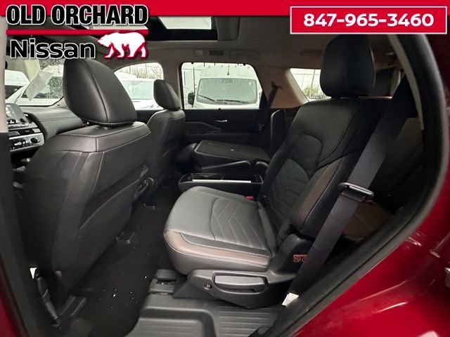 Used 2024 Nissan Pathfinder Platinum AWD/4WD image 11