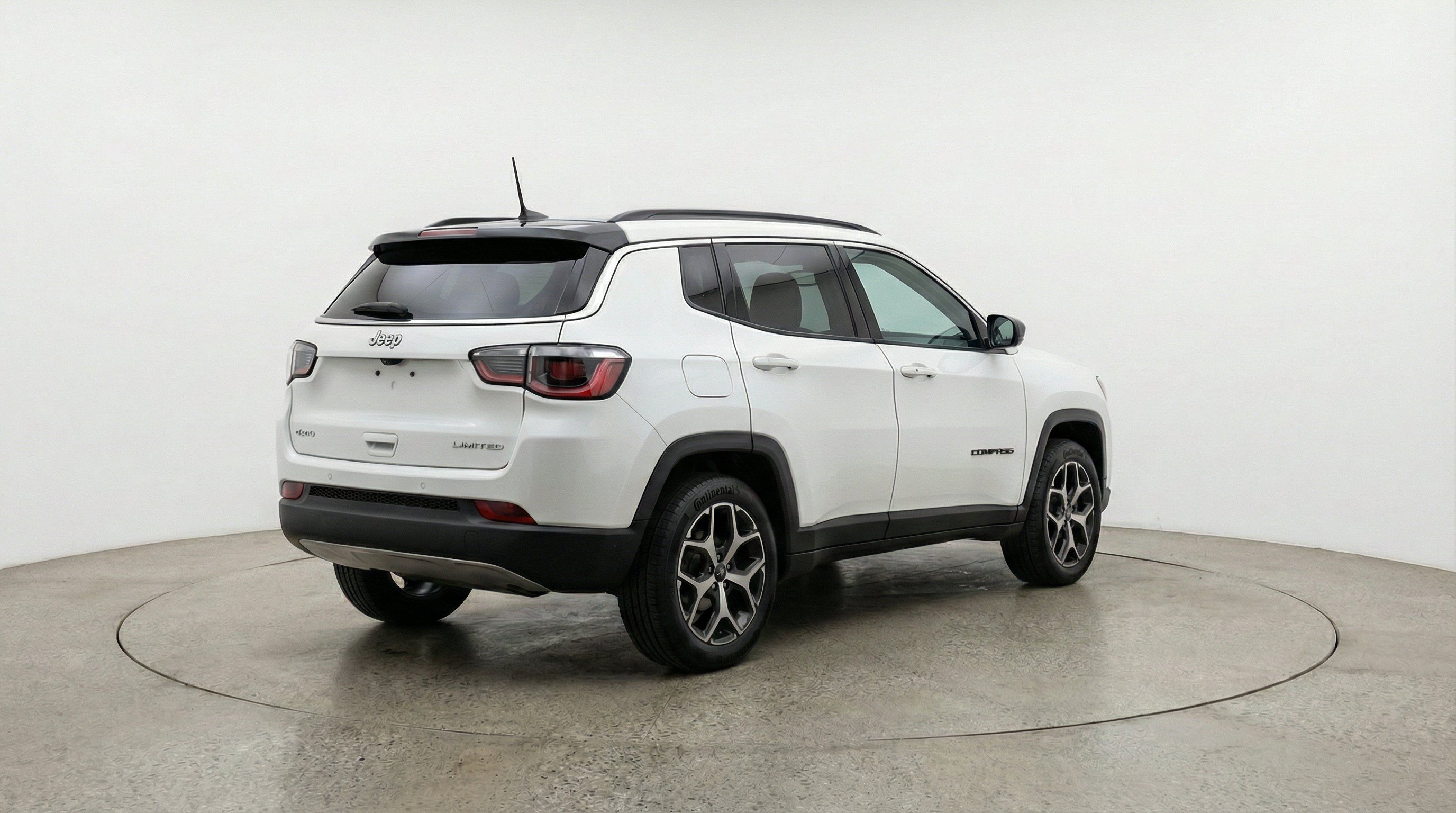 Used 2025 Jeep Compass Limited AWD/4WD image 9