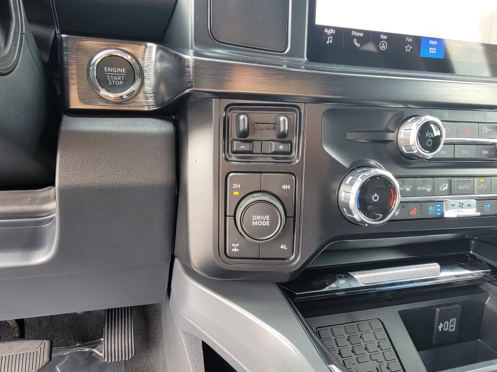 New 2025 Ford F250 Lariat w/ Black Appearance Package image 26