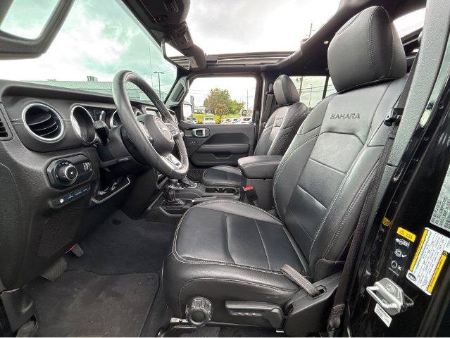 Used 2023 Jeep Wrangler Unlimited Sahara w/ Cold Weather Group AWD/4WD image 17