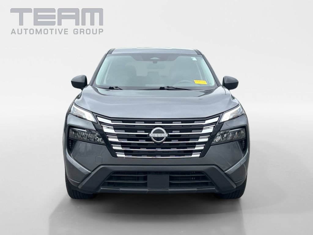 Used 2025 Nissan Rogue S FWD image 2