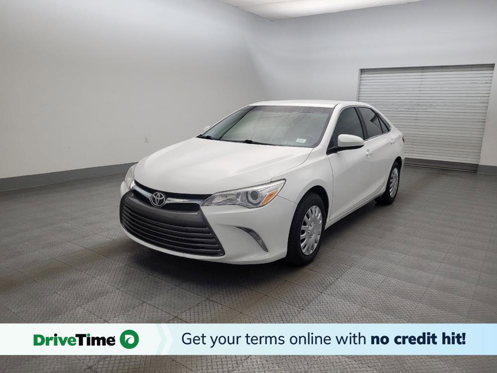 Used 2017 Toyota Camry LE FWD image 1