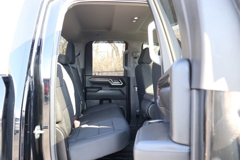 Used 2024 Chevrolet Silverado 2500 LT w/ Convenience Package image 44