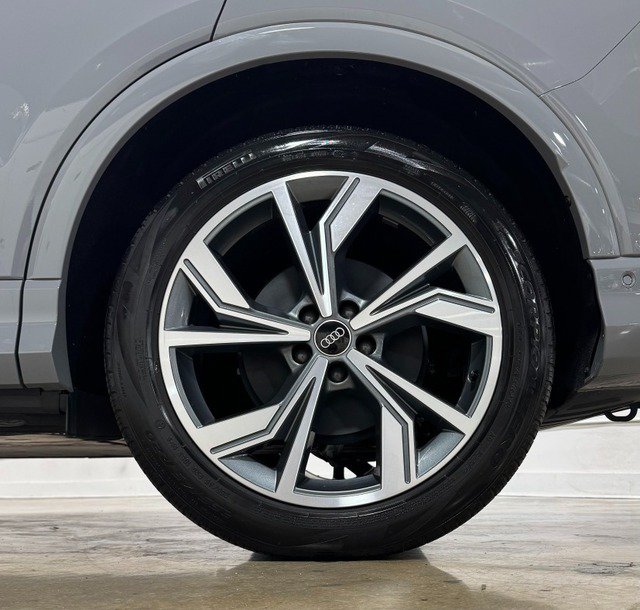 Used 2024 Audi Q4 e-tron Premium Plus AWD/4WD image 14