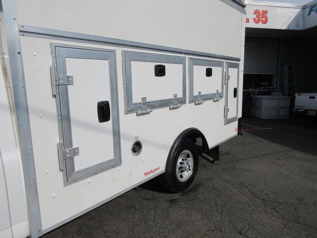 Used 2017 Chevrolet Express 3500 image 5