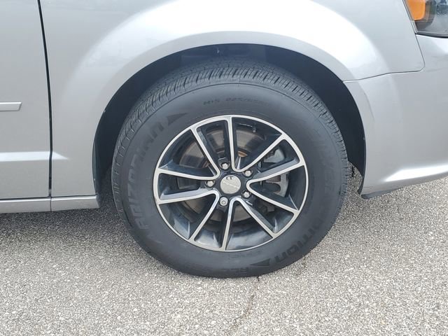 Used 2016 Dodge Grand Caravan SXT image 6