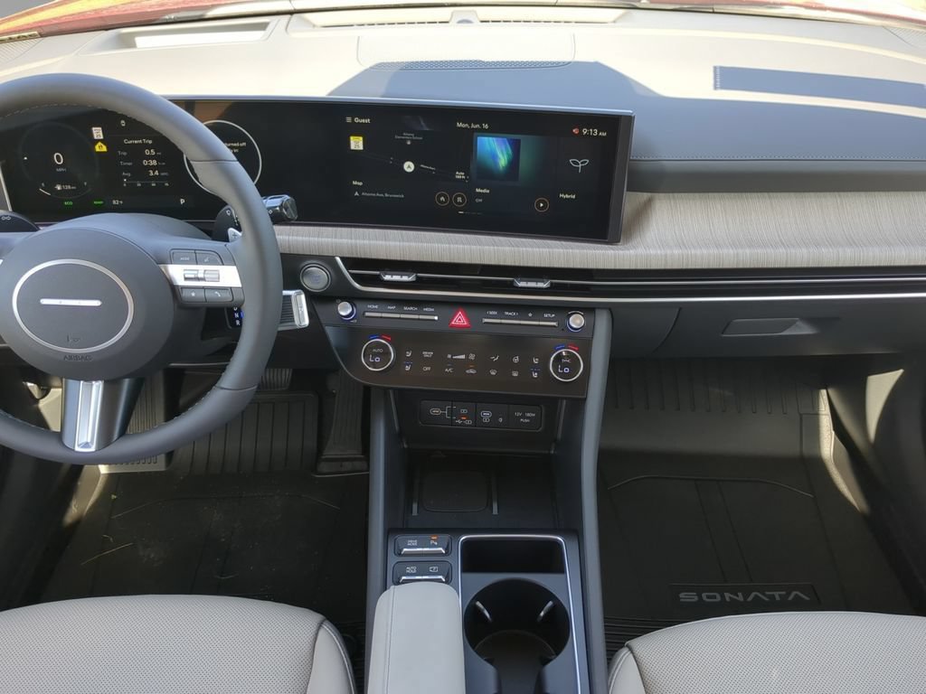 New 2025 Hyundai Sonata Limited FWD image 25