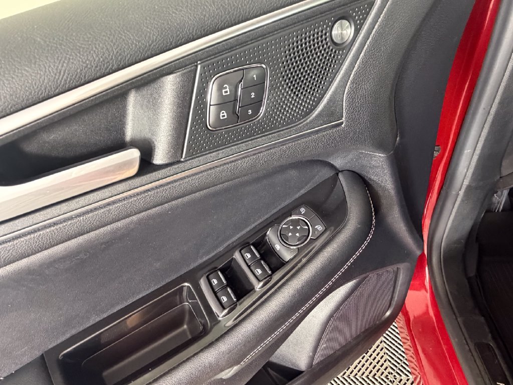 Used 2020 Ford Edge ST w/ Equipment Group 401A AWD/4WD image 19