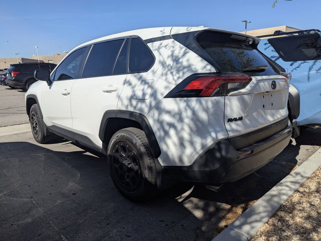 Used 2024 Toyota RAV4 LE FWD image 6