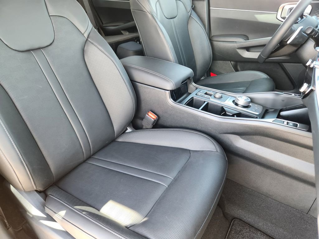 Certified 2025 Kia Sorento EX w/ EX Panoramic Sunroof Package FWD image 14