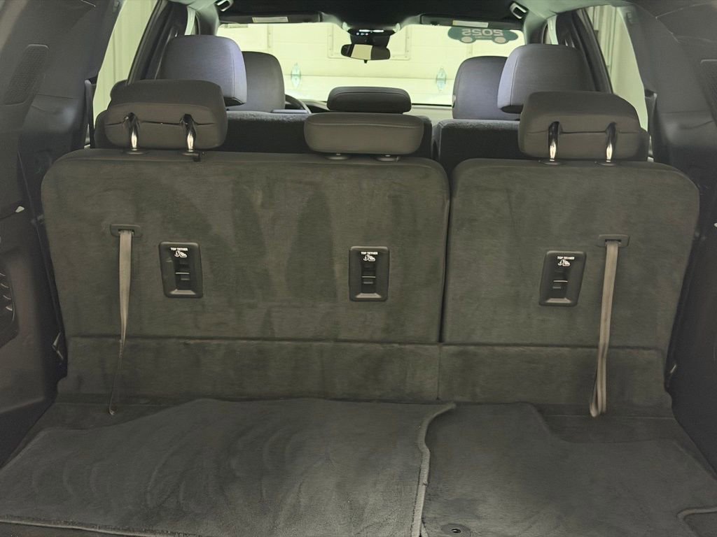 Certified 2025 GMC Acadia Elevation AWD/4WD image 18