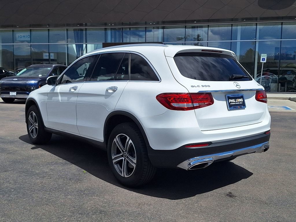 Used 2019 Mercedes-Benz GLC 300 4MATIC w/ Premium Package image 4