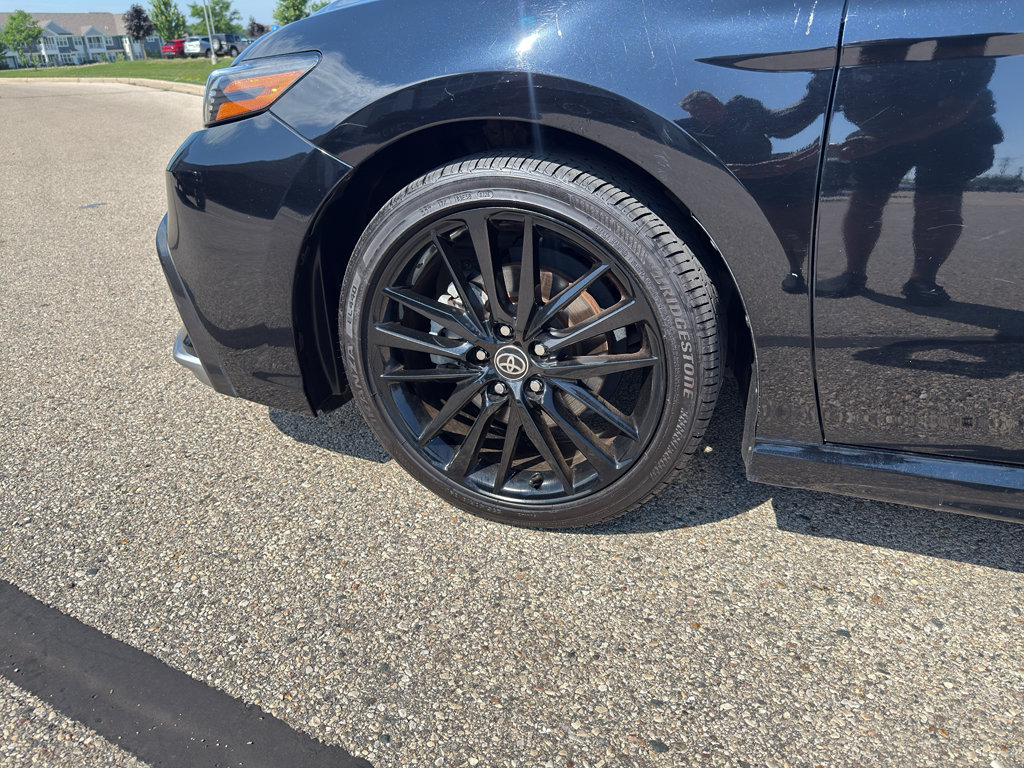 Used 2022 Toyota Camry XSE FWD image 8