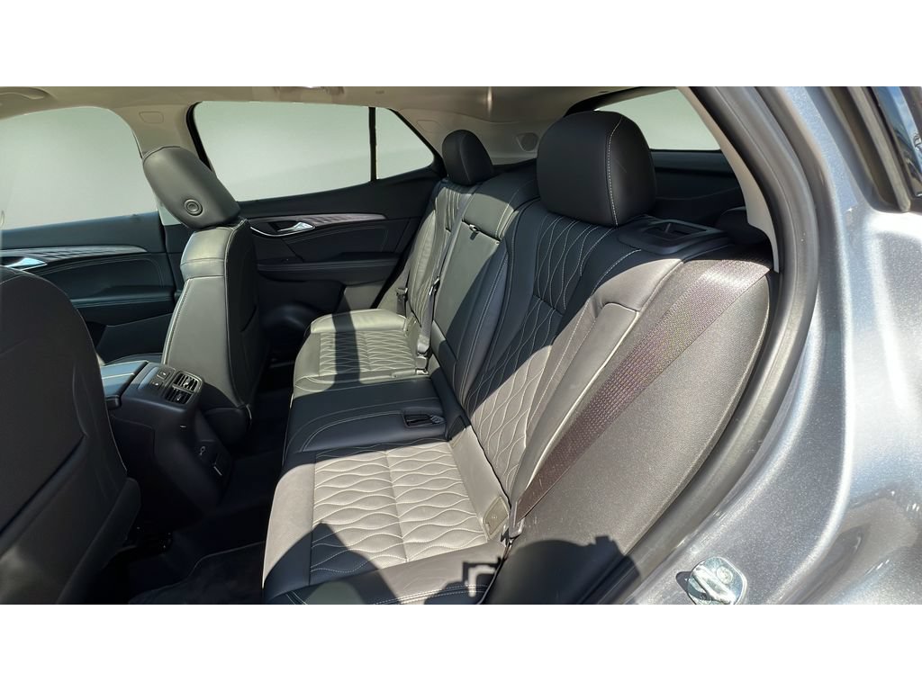 Certified 2021 Buick Envision Avenir w/ Technology Package II AWD/4WD image 28